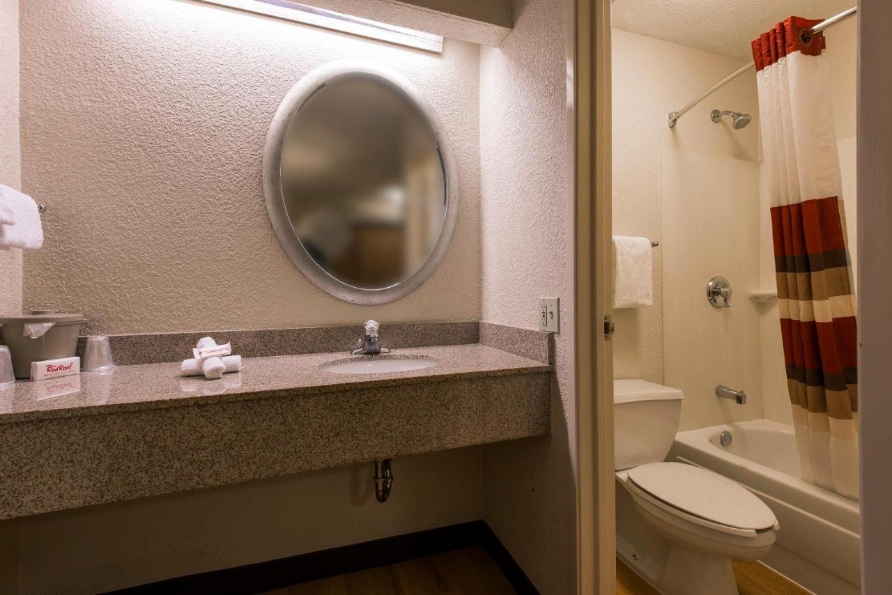 Red Roof Inn Huntington Barboursville Dış mekan fotoğraf