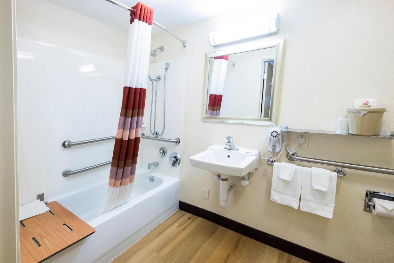 Red Roof Inn Huntington Barboursville Dış mekan fotoğraf