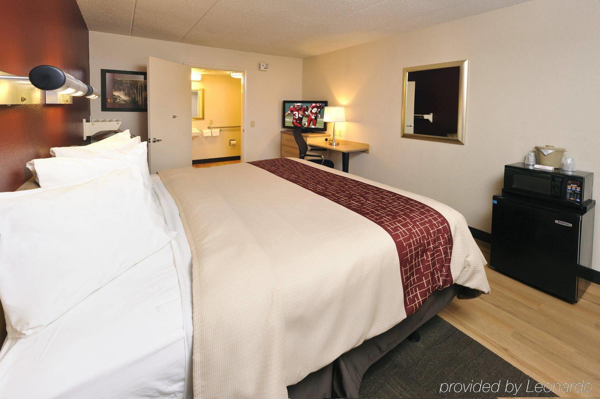 Red Roof Inn Huntington Barboursville Oda fotoğraf